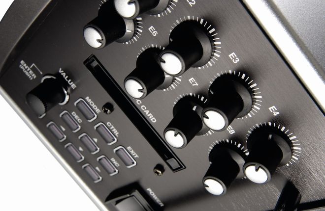 Roland V-Synth XT